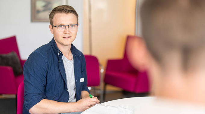 Stödsamtal, organisatorisk social arbetsmiljö